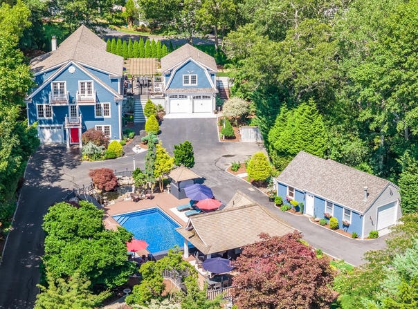 72 River Road, Marstons Mills, MA 02648