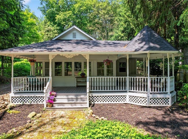 1990 Woodstock Road, Gates Mills, OH 44040