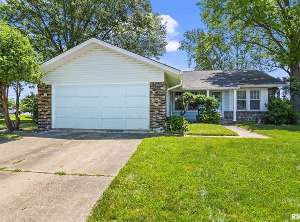 2924 Flowerbrook Court, Springfield, IL 62702