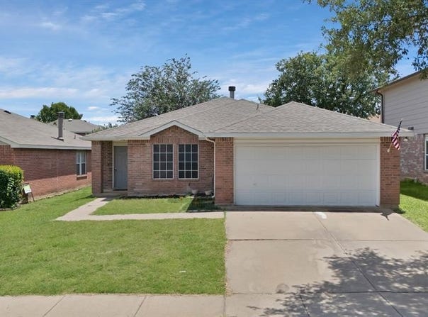 3921 Fox Run Drive, Fort Worth, TX 76123