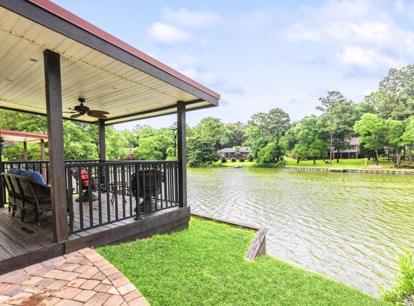 1056 Lake Way Drive, Niceville, FL 32578