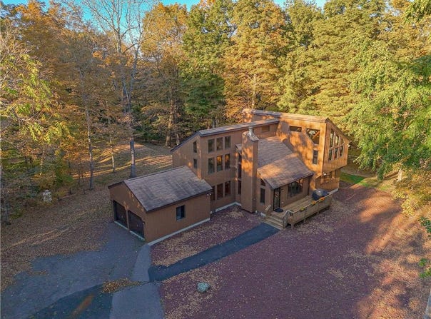 10 Ace Lane, EAST STROUDSBURG, PA 18301