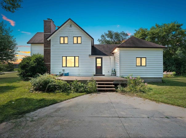 N8095 ANDERSON Road, IOLA, WI 54945