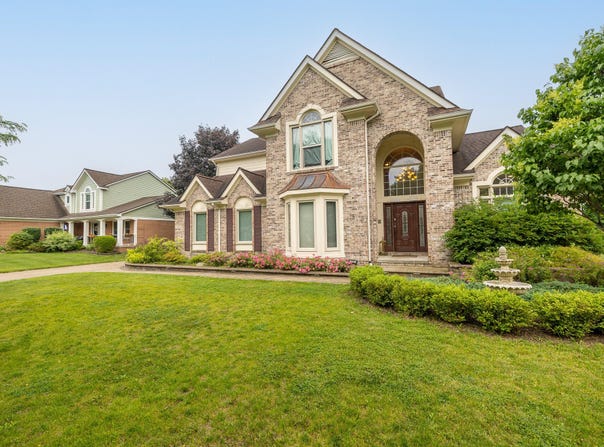 45801 Henley Drive, Canton, MI 48187
