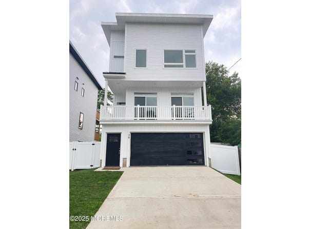 29 Woodland Avenue, Keansburg, NJ 07734