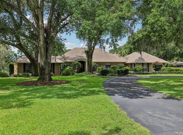 1930 COUNTRY CLUB ROAD, EUSTIS, FL 32726