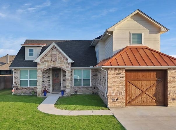 940 E 5th Street, Springtown, TX 76082