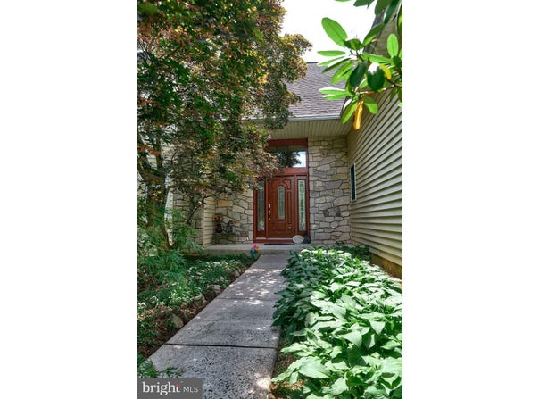 905 PEBBLE LANE, SOUTHAMPTON, PA 18966