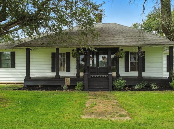 42 Barth Road, Poplarville, MS 39470
