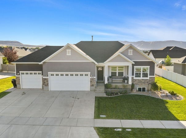 916 S 100 E, Salem, UT 84653
