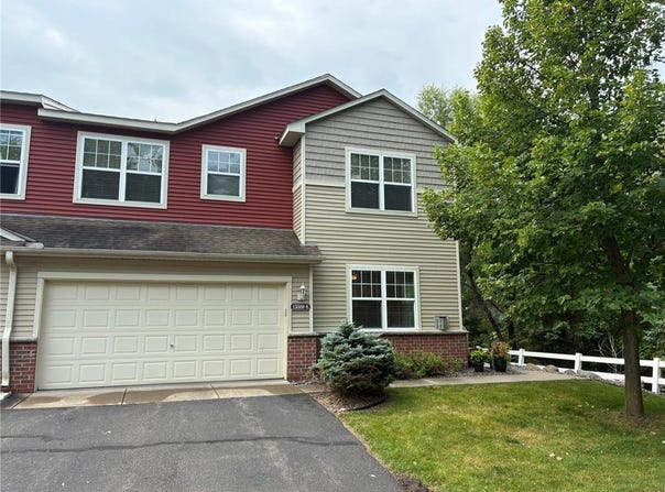 15588 Emerald Drive N, Hugo, MN 55038