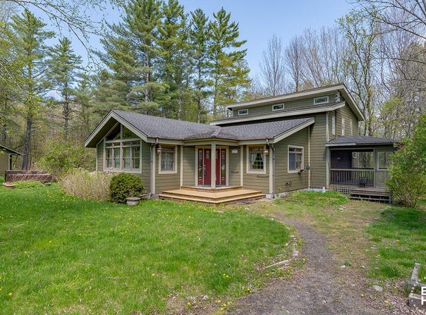 8 Mason Young Lane, Keene Valley, NY 12943