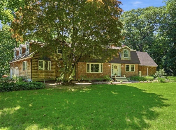 89 Main St, Westford, MA 01886