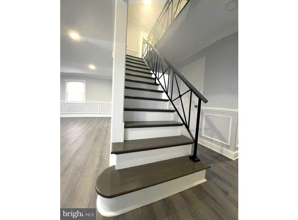 18 GRAYSON CIRCLE, WILLINGBORO, NJ 08046