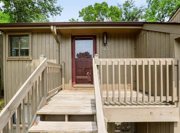 93 Lookout Ridge Drive, Columbus, IN 47201