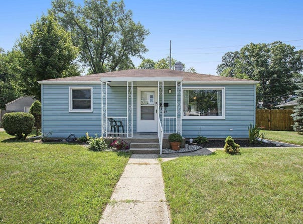 1234 Edgewood Drive, South Bend, IN 46616-2110