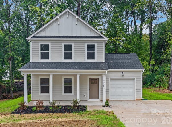 600 W Lewis Street, Dallas, NC 28034