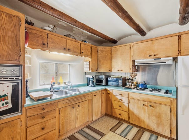 64 New Mexico 240, Ranchos de Taos, NM 87557