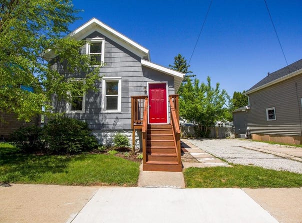 712 W 9TH Avenue, OSHKOSH, WI 54902