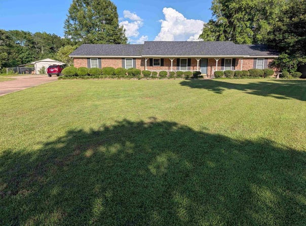 1 Adcock Circle, McGehee, AR 71654