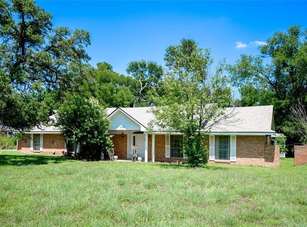 738 Westwood Drive, Marlin, TX 76661