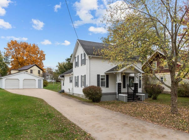 666 DEPOT Street, MANAWA, WI 54949