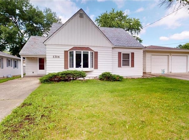 1314 Dunham Street, Albert Lea, MN 56007