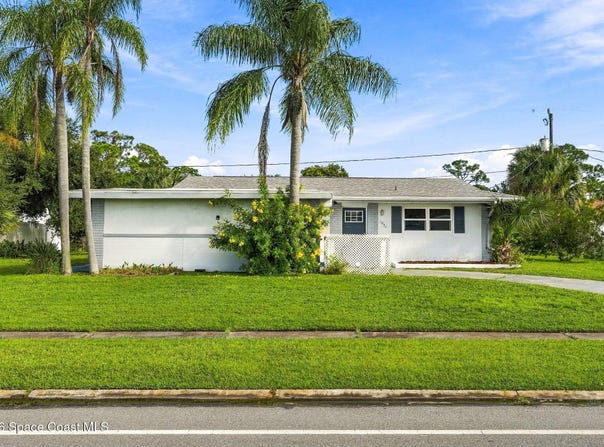 1054 Daytona Drive NE, Palm Bay, FL 32905