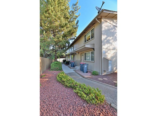 437 Ash Street, Central Point, OR 97502