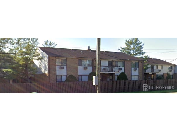 1304 Cricket Lane, Woodbridge Proper, NJ 07095