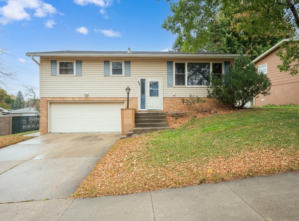 627 26th Street NW, Rochester, MN 55901