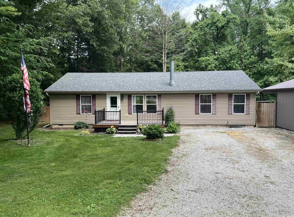 2940 N Stanford Woods Drive, Solsberry, IN 47459