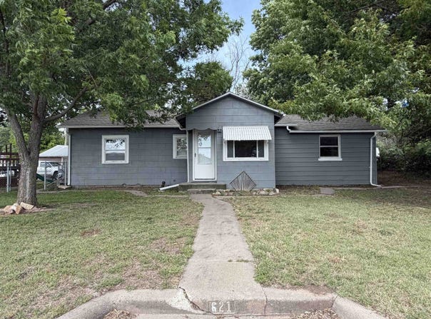 621 Alexander, Winfield, KS 67156