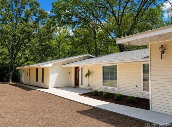 222 San Felipe Road, Hot Springs, AR 71909