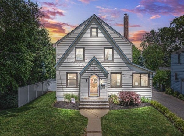 40 1St St, Fanwood Boro, NJ 07023-1704