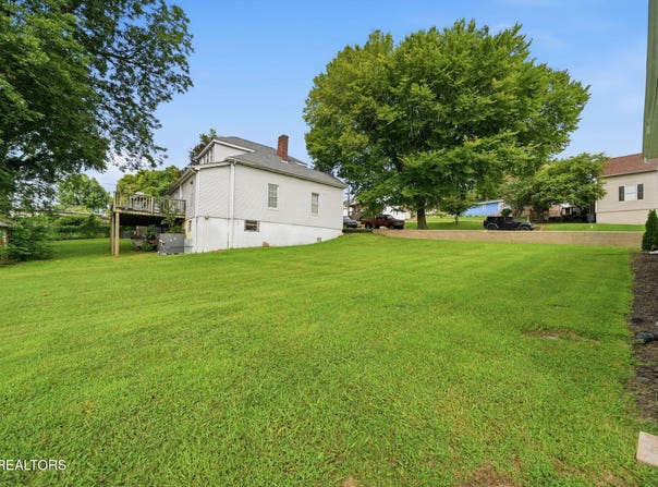 208 E 1st Ave, Lenoir City, TN 37771