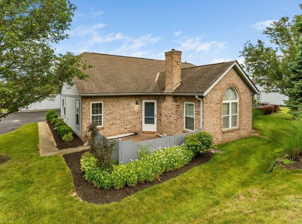 3828 Falls Circle Drive, Hilliard, OH 43026