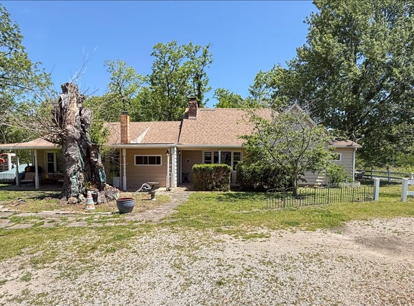 4187 E State Highway Cc, Fair Grove, MO 65648