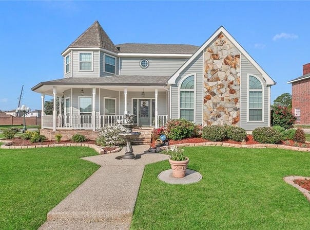 3924 LAKE ARROWHEAD Drive, Harvey, LA 70058