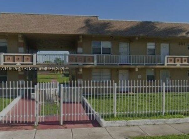 301 NW 177th St, Miami Gardens, FL 33169