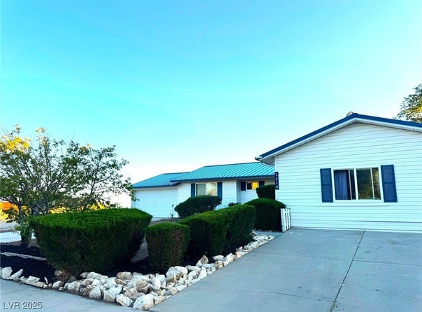 1218 Globe Mallow Lane, Tonopah, NV 89049