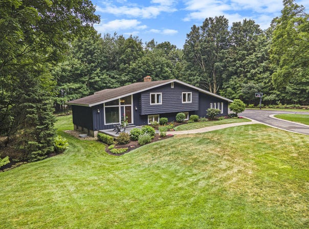 2274 Perry Street, Holland, MI 49424