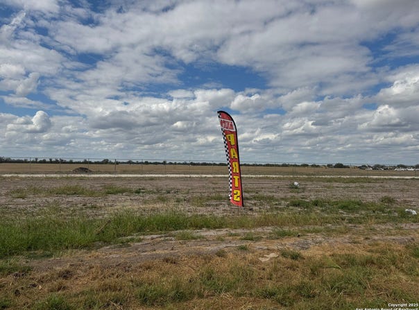 Summerwood Lane lot: 2, La Pryor, TX 78872