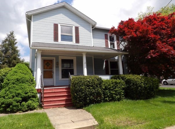 1055 Griswold St, Sharon, PA 16146