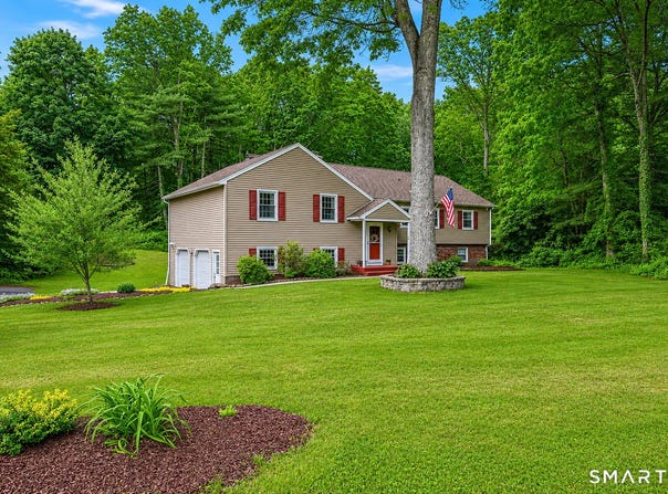 37 Madison Lane, Simsbury, CT 06092