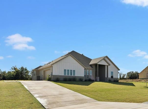 213 Blackjack Crossing, Paradise, TX 76073