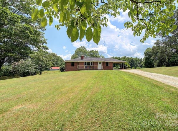 816 S Mills Gap Road, Hendersonville, NC 28792