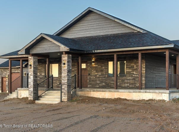 62 BIG LOOP Road, Pinedale, WY 82941