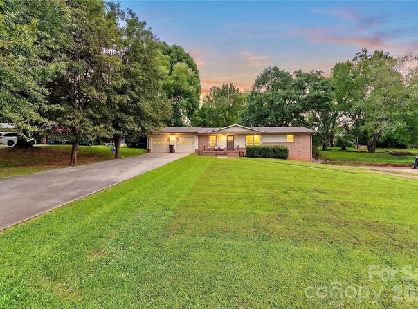 3333 Eastwood Avenue, Morganton, NC 28655