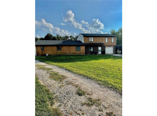 3102 Shaffer Road, Atwater, OH 44201